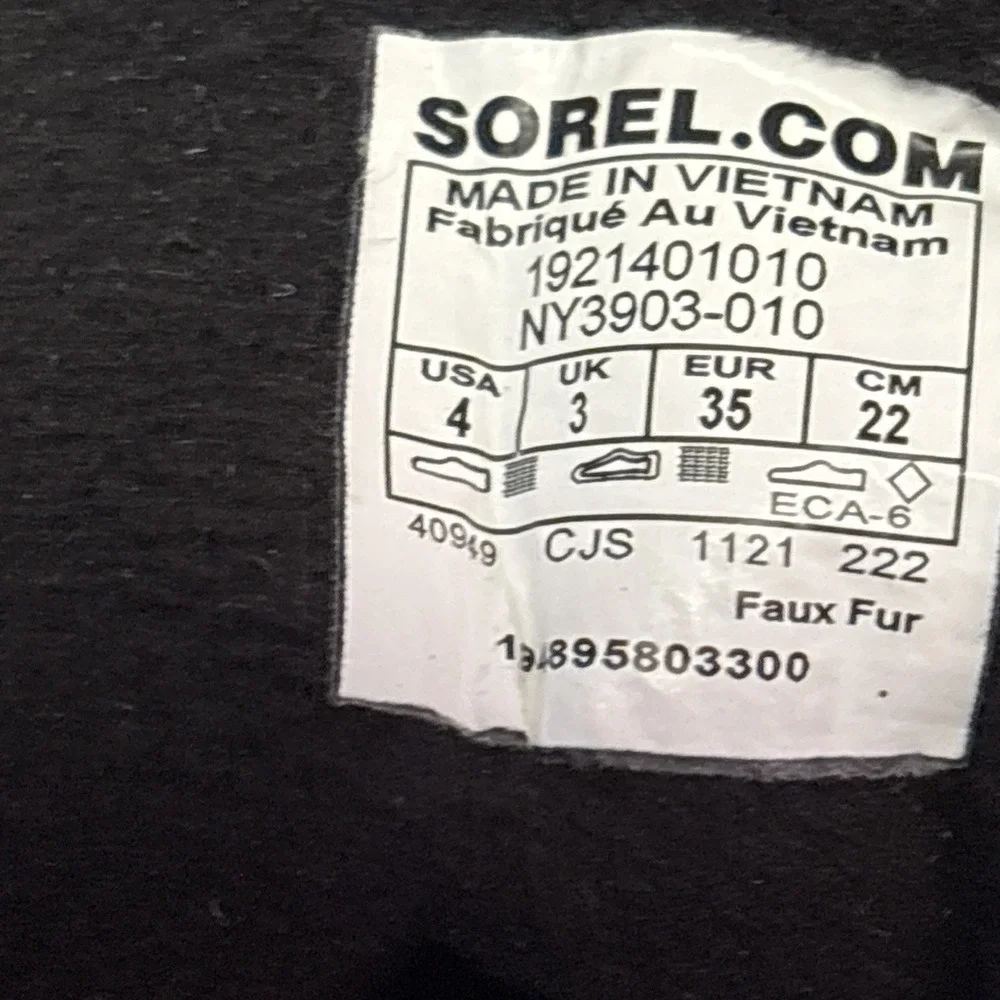 SOREL Kid's Whitney II Short Waterproof Insulated Winter Boot,‎ Size 4, Black